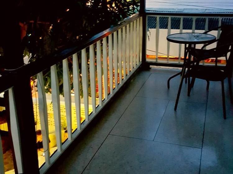 بنسيون Emmanuel Guesthouse