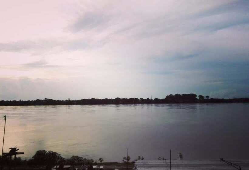 פנסיון Just Mansion Nong Khai