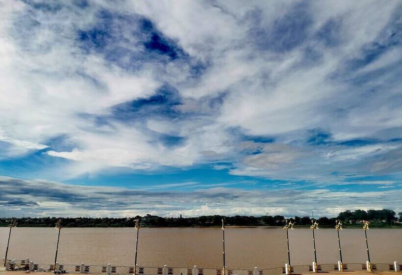 פנסיון Just Mansion Nong Khai