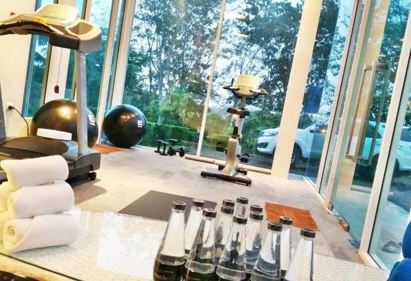 Royal Lee Resort And Spa