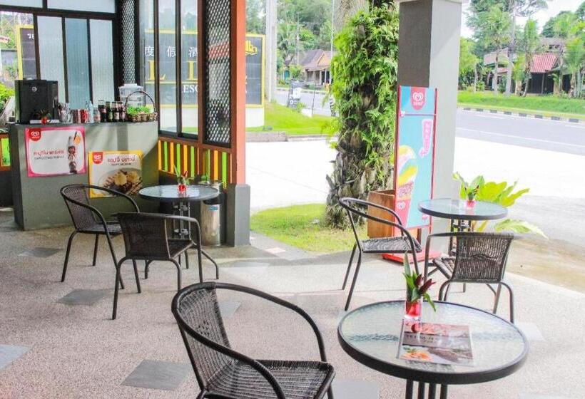 Royal Lee Resort And Spa