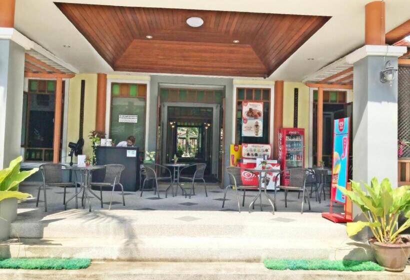 Royal Lee Resort And Spa