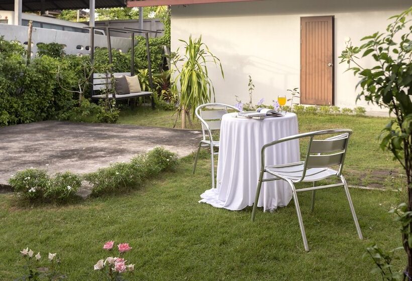 The Lantern Hostel And Spa