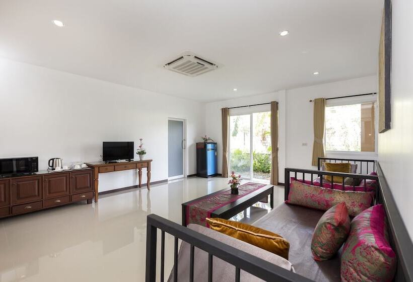 The Lantern Hostel And Spa