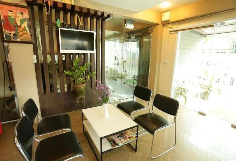 호스텔 Puangpech Place