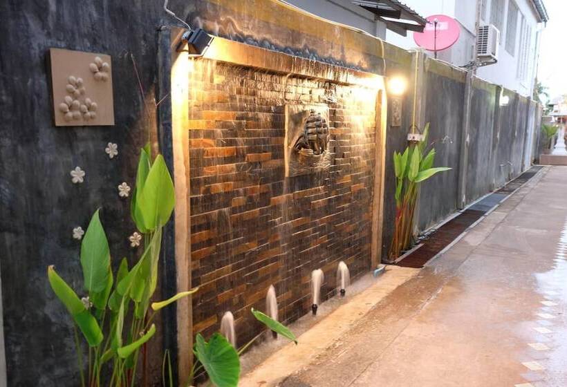 호스텔 Puangpech Place