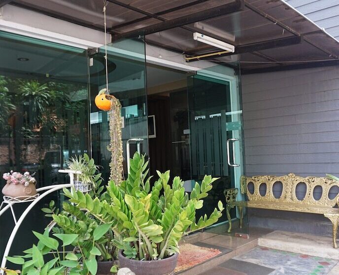 호스텔 Puangpech Place