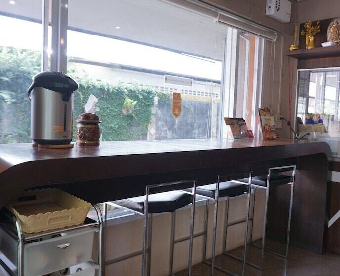 호스텔 Puangpech Place