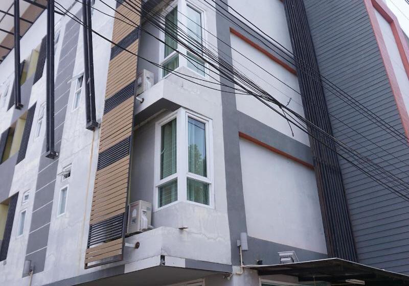 호스텔 Puangpech Place