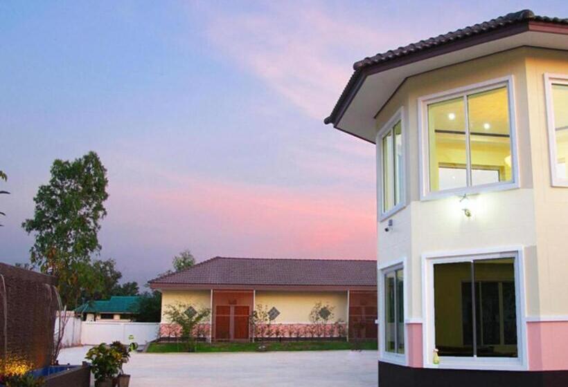 Baan Maesot Boutique Resort