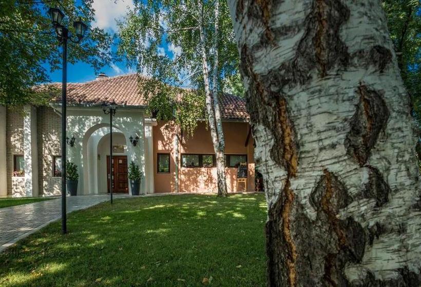 تختخواب و صبحانه Garni Hotel Plava Laguna