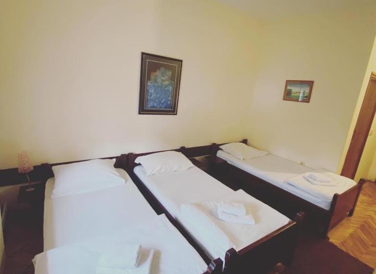 تختخواب و صبحانه Vila Regina