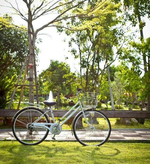 Bueng Bua Thong Resort