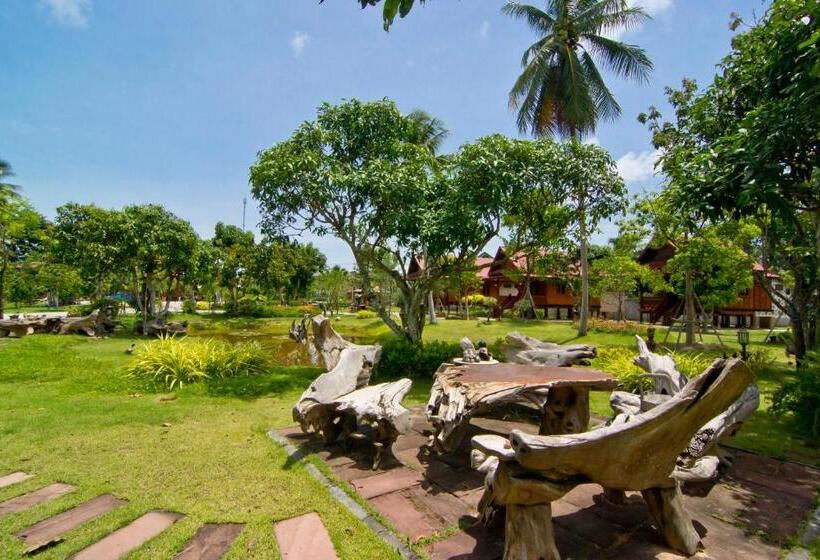 Bueng Bua Thong Resort