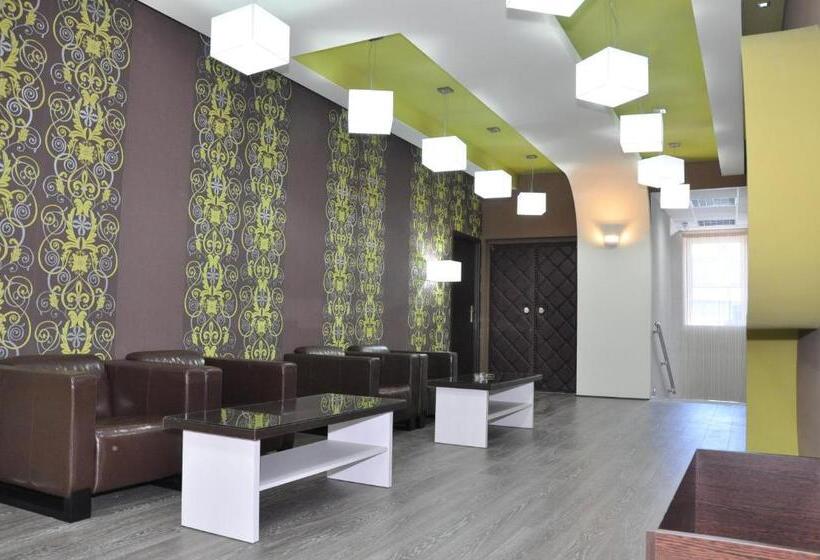Garni Hotel Tri O