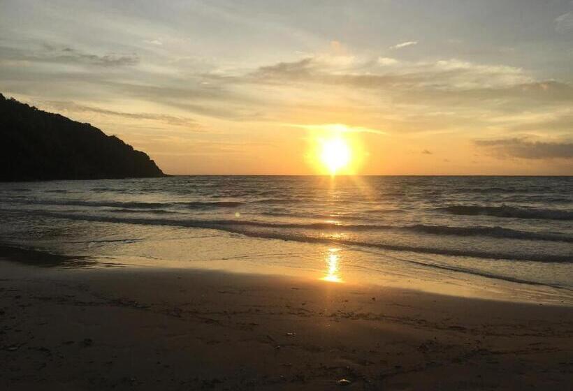 Green Bay Samed Resort