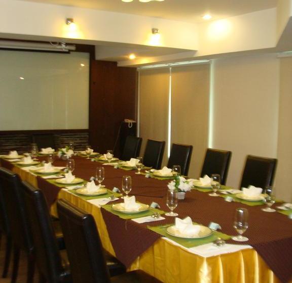 Отель Bonito Chinos