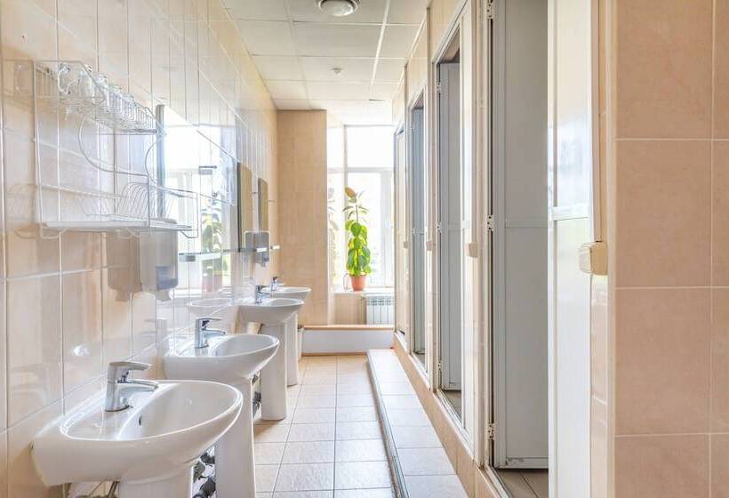 فندق Bugrov Hostel