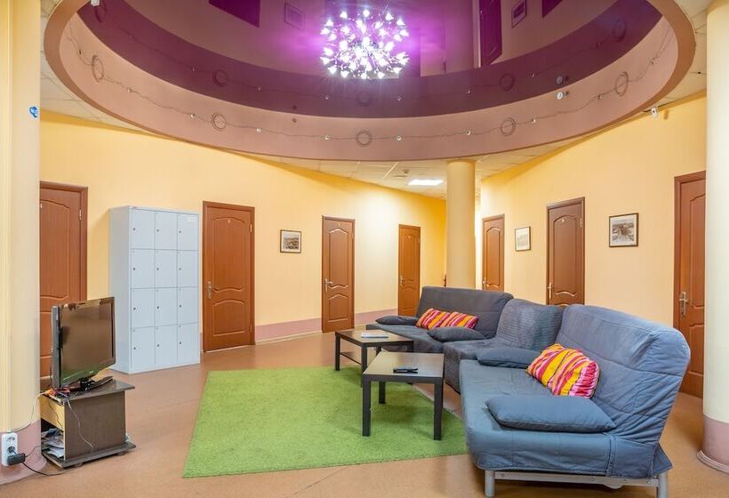 فندق Bugrov Hostel