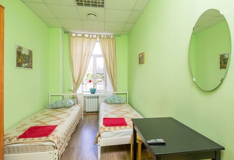 فندق Bugrov Hostel