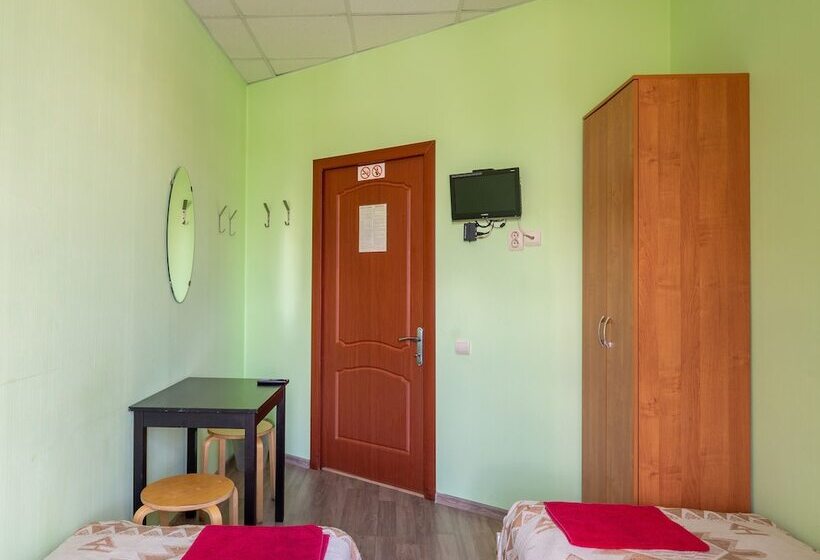 فندق Bugrov Hostel