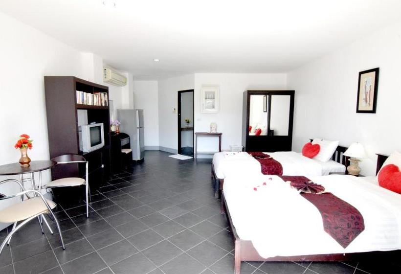 Отель Deng S Kamala Beach Guesthouse