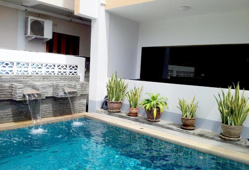 Отель Deng S Kamala Beach Guesthouse