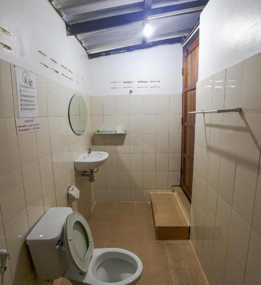 בית מלון כפרי Family Song Koh Lipe