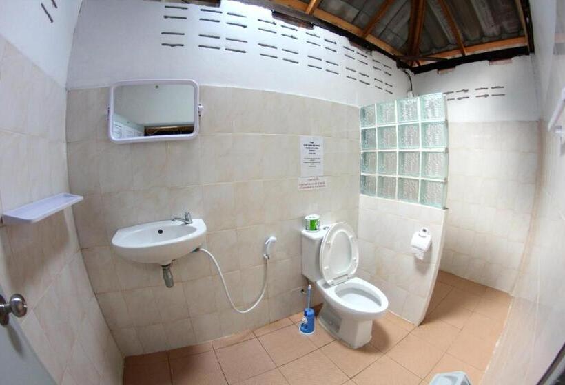 בית מלון כפרי Family Song Koh Lipe