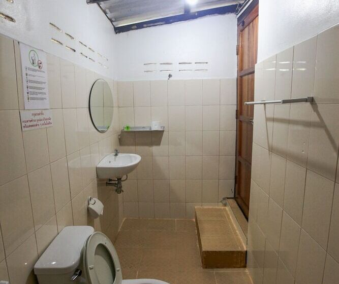 בית מלון כפרי Family Song Koh Lipe