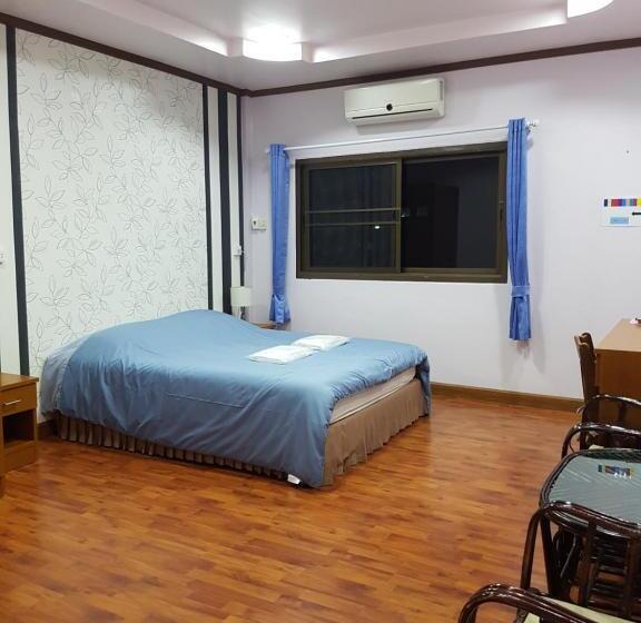 Отель Garden Place