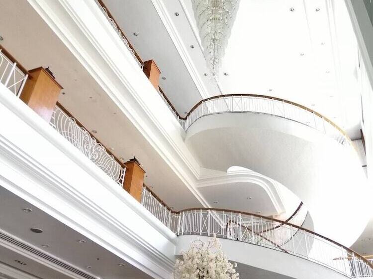 בית מלון כפרי Green World Palace