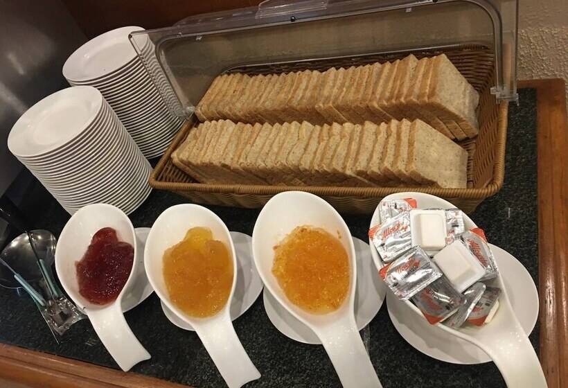 בית מלון כפרי Green World Palace