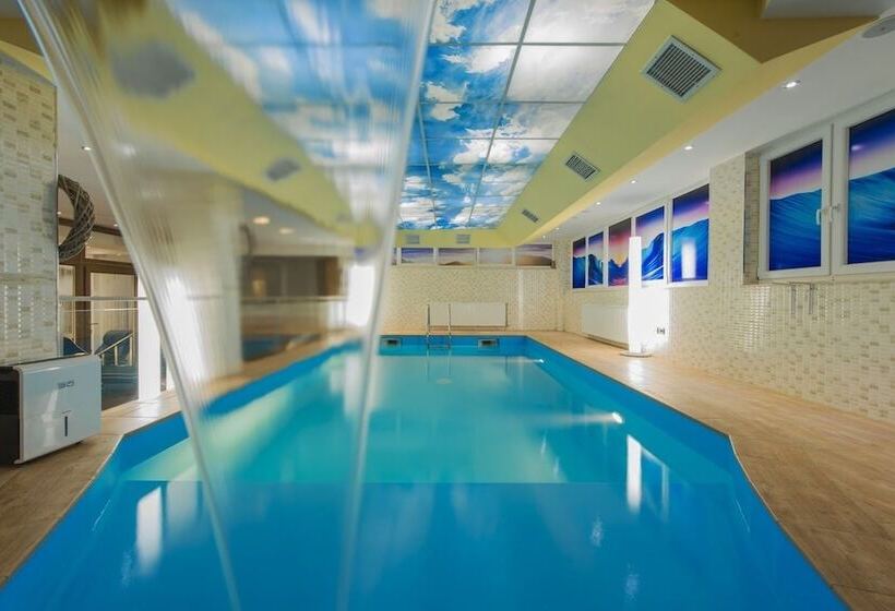 هتل La Familia Residence