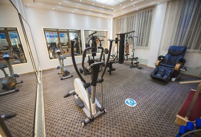 هتل La Familia Residence