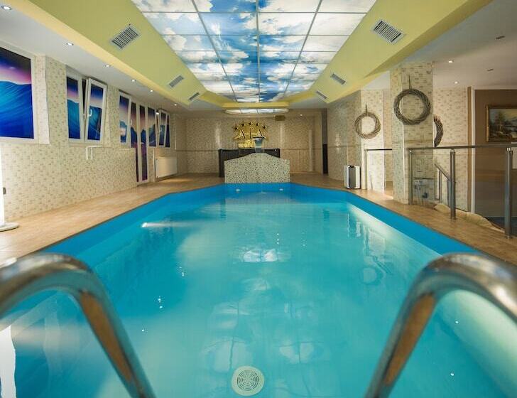 هتل La Familia Residence