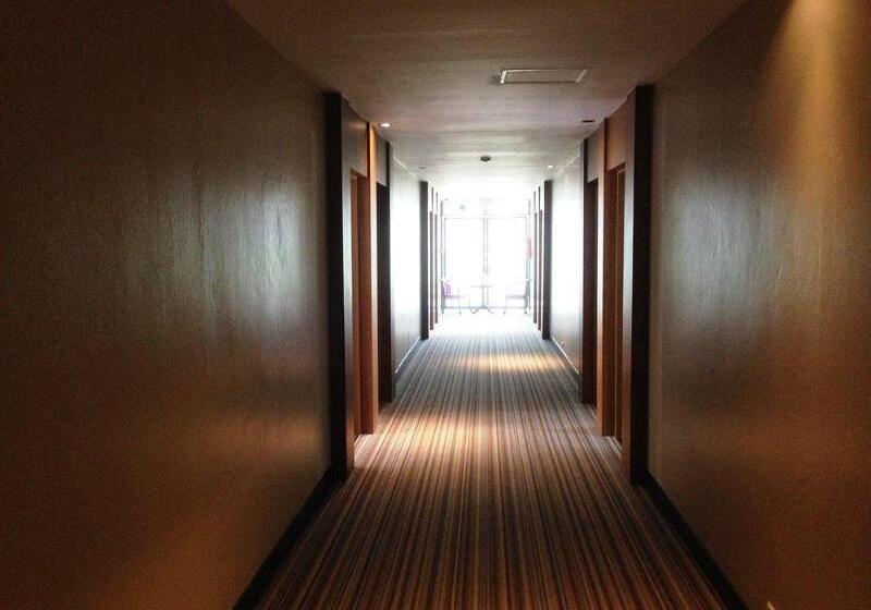 فندق New Travel Lodge