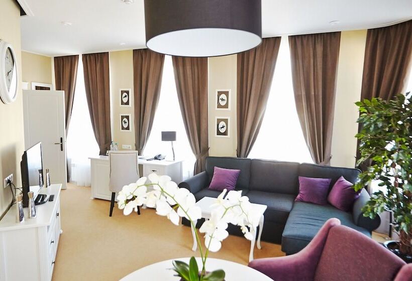 هتل Old Street Kostroma