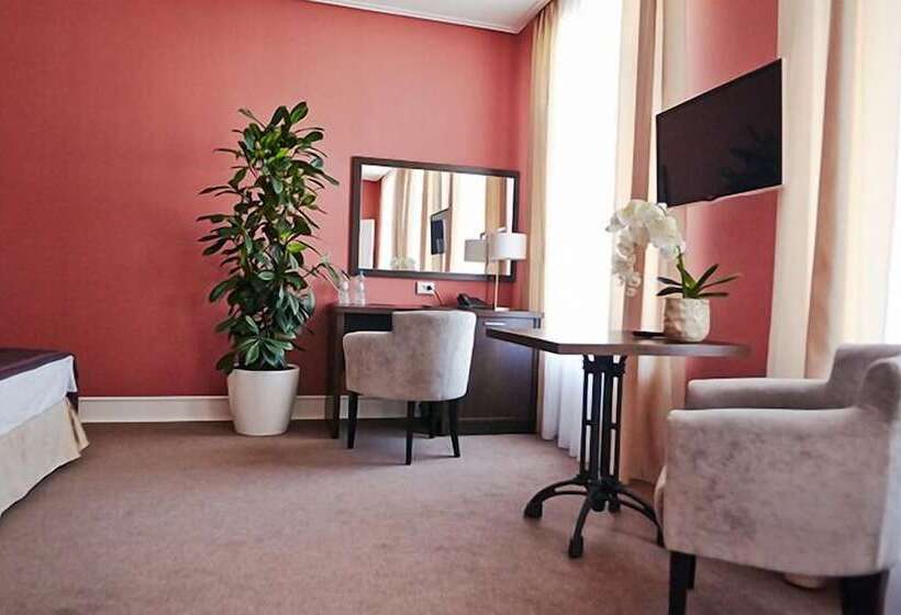 هتل Old Street Kostroma