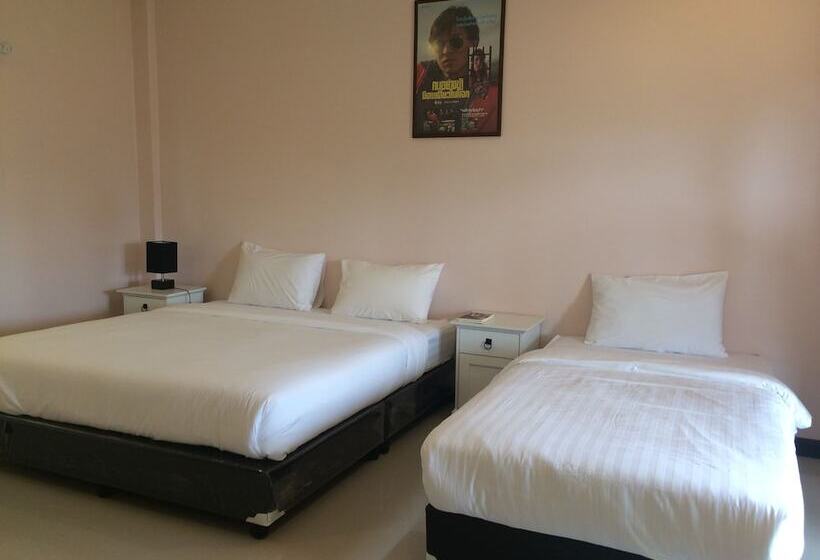 בית מלון כפרי Phu Pai Kaew Resort