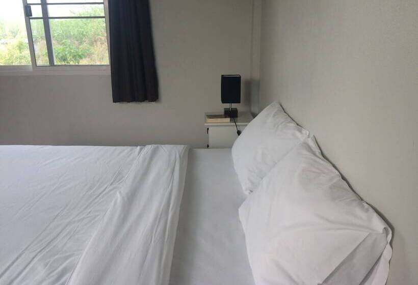 בית מלון כפרי Phu Pai Kaew Resort