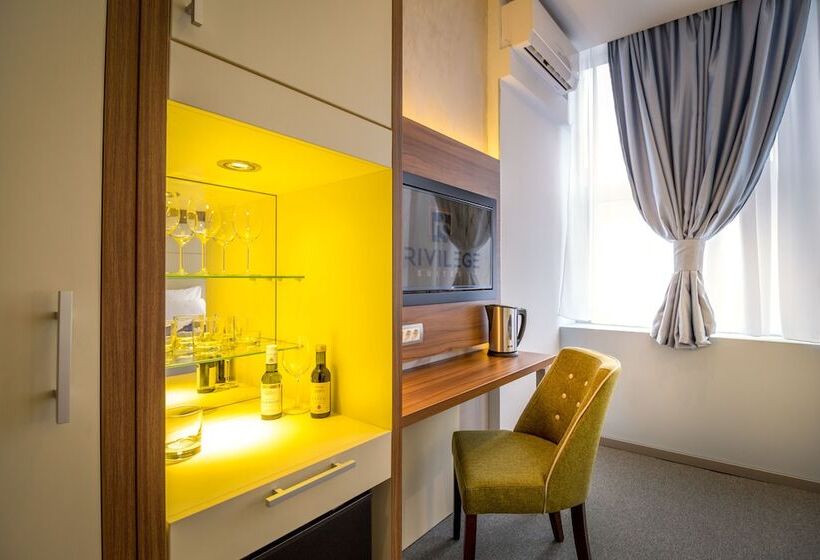 هتل Privilege Suites By Central Park