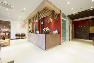 هتل The Jasmine Nai Harn Beach Resort And Spa