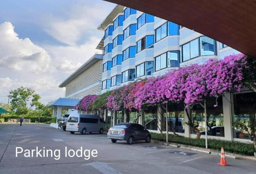 ホテル The Majestic Sakon Nakhon