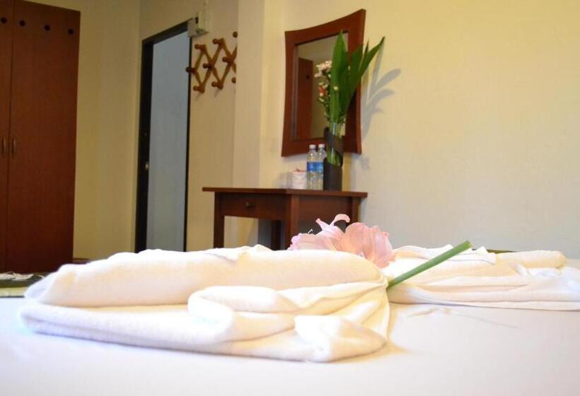 Общежитие Wandee Bed & Breakfast