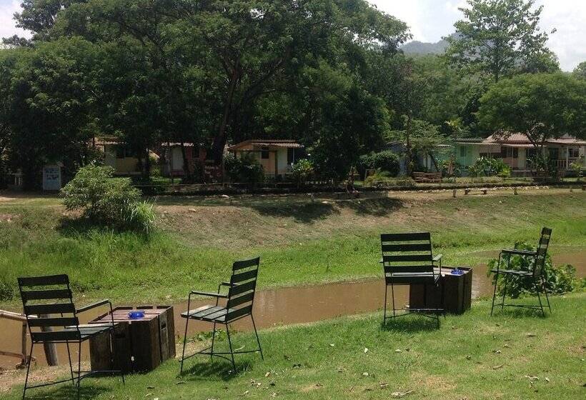 리조트 Pai River Corner