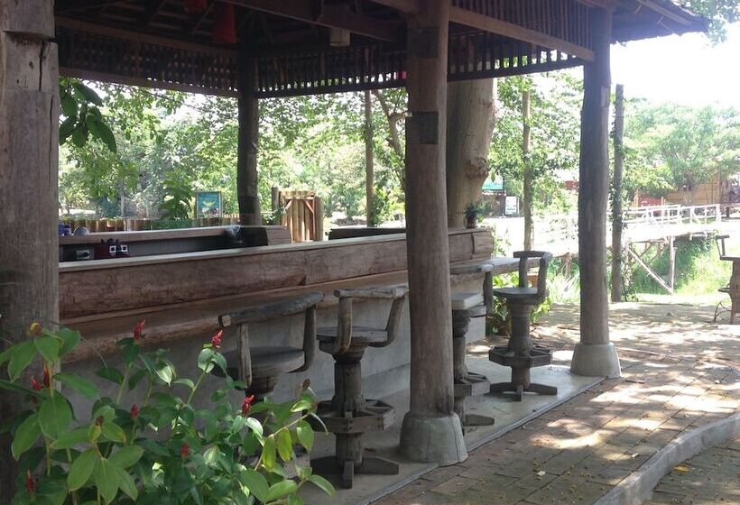 리조트 Pai River Corner