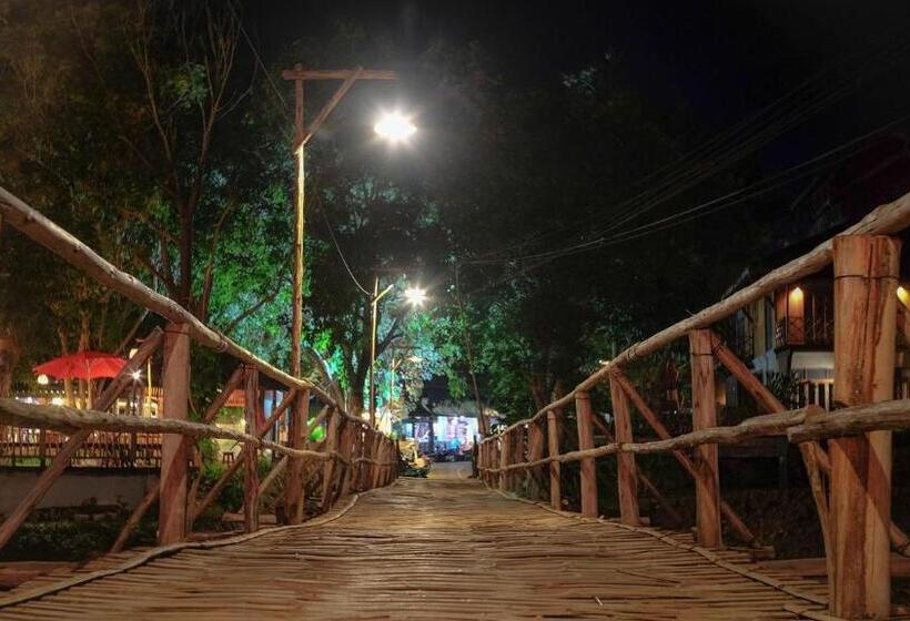 리조트 Pai River Corner