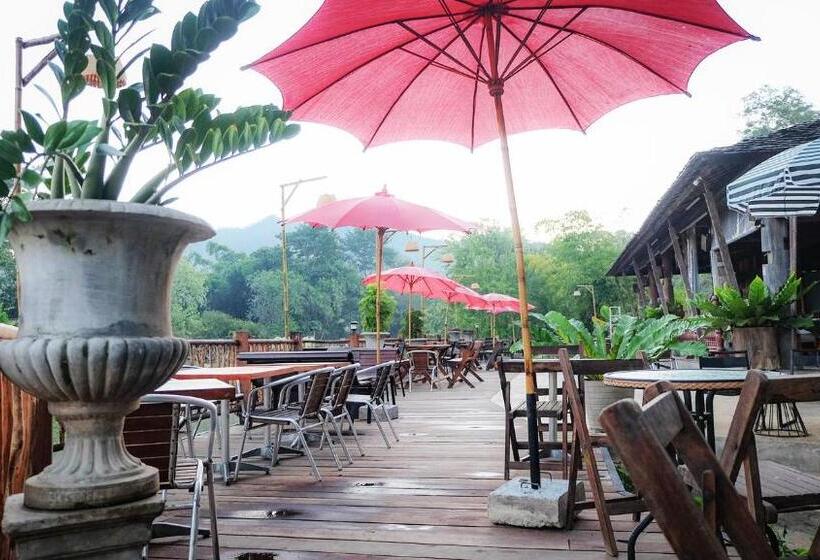 리조트 Pai River Corner