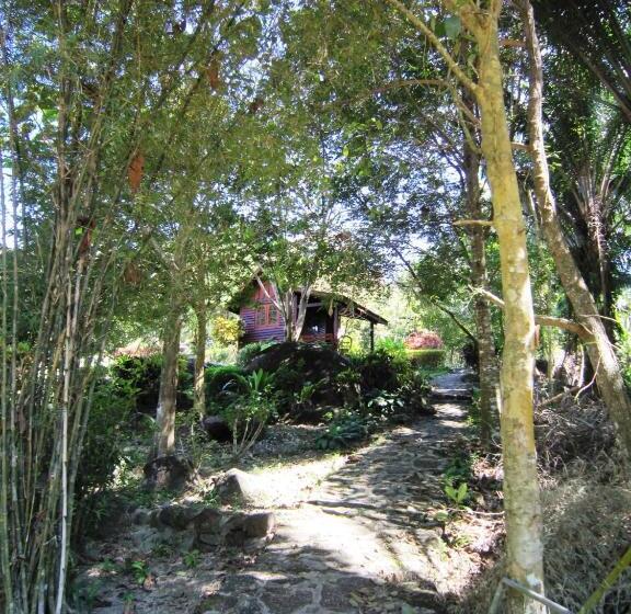 Phanom Bencha Mountain Resort